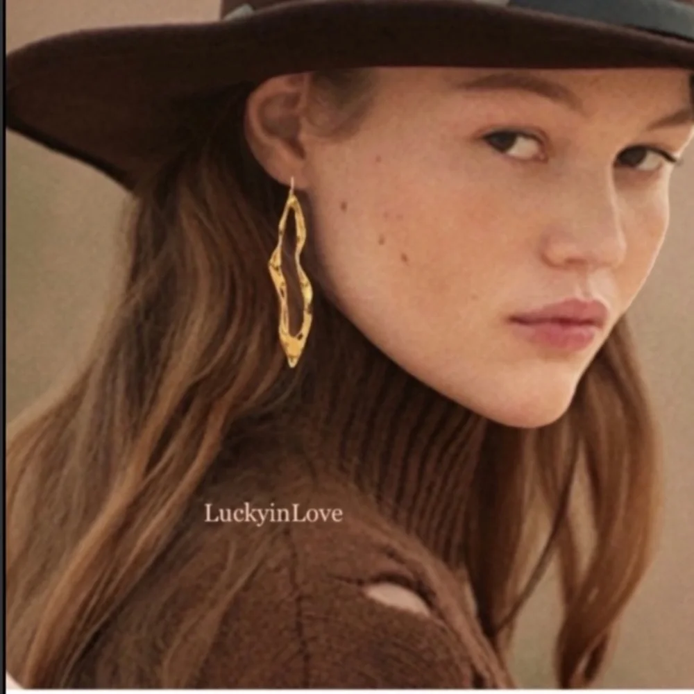 ALEXIS BITTAR • Gold Light Sculpted Linear Svelte Crumpled  Hoop Drop Earrings